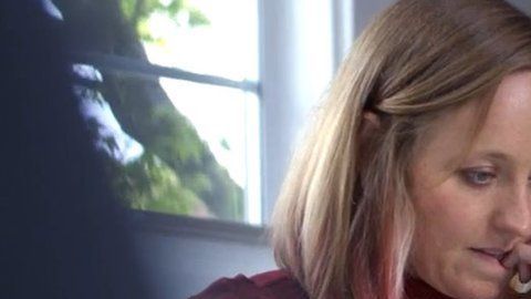 La artista Leah Pearlman usa Facebook para promover sus obras.