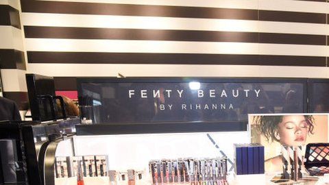 La cantante convertida en empresaria Rihanna.