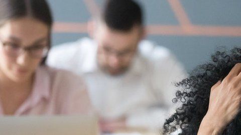 Los síntomas son son la desmotivación y el agotamiento.