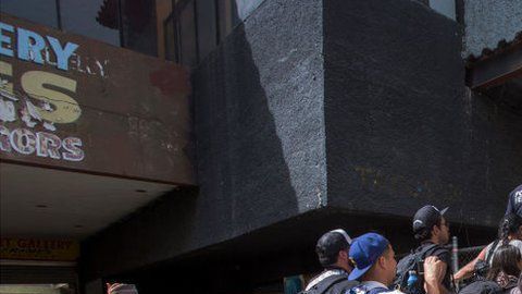 Muchos migrantes desean entregarse a las autoridades en la frontera.