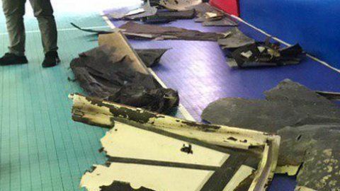 La televisión iraní divulgó imágenes de los restos del dron.