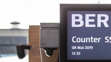 El aeropuerto costó mucho y no está en funciones.