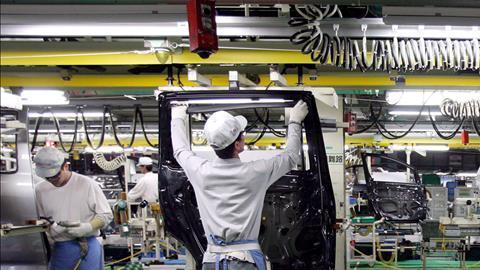 Las exportaciones han caído mientras las importaciones siguen creciendo./EFE