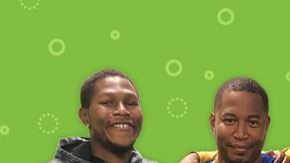 Cedric McBroom con su premio de lotería.