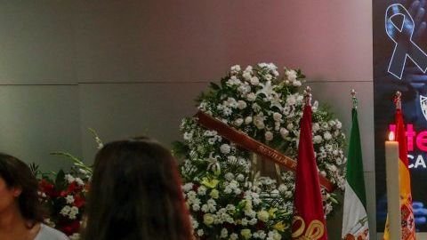 Cientos de personas despiden al futbolista José Antonio Reyes.