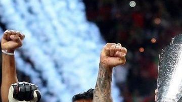 Jugadores de Portugal celebran la consecución de la Liga de Naciiones de la UEFA.