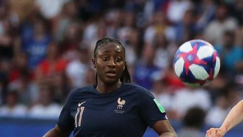 Megan Rapinoe hizo un doblete en el triunfo 2-1 de Estados Unidos sobre Francia