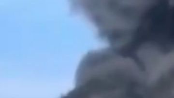 El incendio quemó la avioneta rápidamente.
