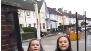 Las mujeres desataron su furia contra mexicano.