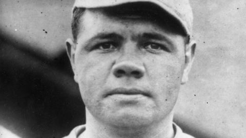 Babe Ruth sigue batiendo récords, aun después de muerto.