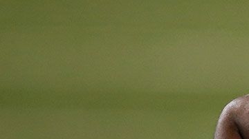 Calvin Johnson es uno de los que ha podido hacer una buena fortuna con los restaurantes de comida rápida.