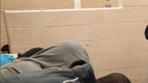 Organizaciones humanitarias llevan tiempo denunciando las pésimas condiciones en los centros.