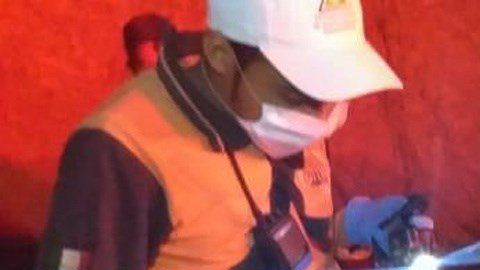 Un camión de carga sin matrícula transportaba al menos a 64 centroamericanos cuando se volcó  en Chiapas.