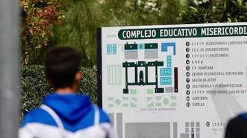 Colegio de Valencia donde se detuvo a un joven que apuñaló a su profesora.