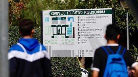 Colegio de Valencia donde se detuvo a un joven que apuñaló a su profesora.