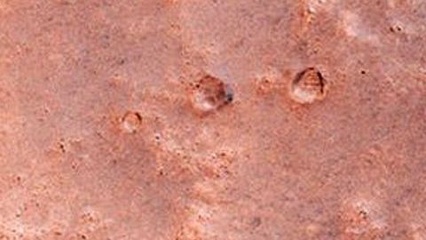 Un nuevo cráter apareció en Marte.