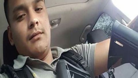 Exhiben en redes a presunto sicario del Cártel del Noreste