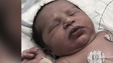 Piden ayuda para ubicar a los padres de esta bebé