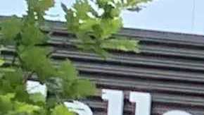 La pantalla en el exterior del estadio Wrigley Field transmitirá los juegos de la selección de Estados Unidos. (Javier Quiroz / La Raza)