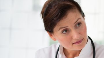 Trabajadores de la salud podrían negar tratamiento a sus pacientes.