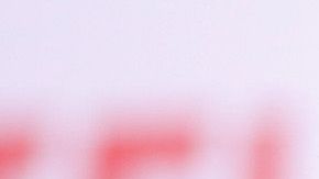 La cantante Miley Cyrus fue besada a la fuerza.