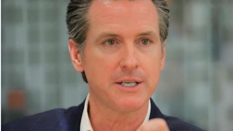 Gavin Newsom, ex alcalde de San Francisco, vice gobernador y aspirante a gobernador de California durante su entrevista con La Opinion (Foto: Alvaro Corzo)