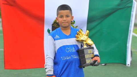 Derek Cornelio uno de los campeones del Primer Torneo de Porteros en Chicago. (Javier Quiroz / La Raza)