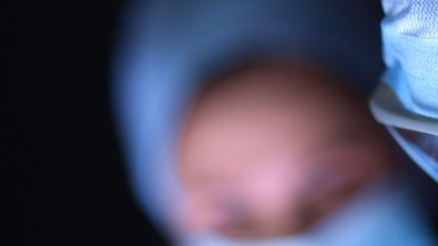 Un trasplante de riñon puede costar 106,000 dólares.