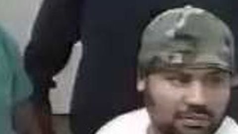 NYPD busca a este hombre como sospechoso