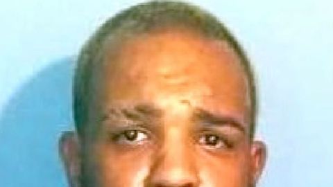 Rivas-Clase podría estar armado y se considera peligroso.