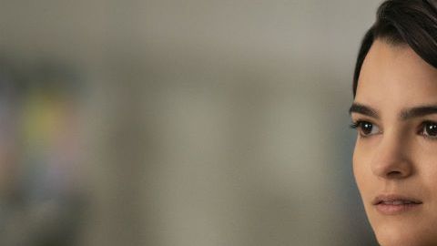 Brianna Hidebrand en "Trinkets"