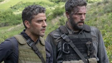 Oscar Isaac y Ben Affleck en "Triple frontier"