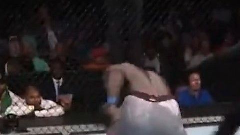 Jairzinho Rozenstruik se llevó en ocho segundos su pelea en UFC Greenville.