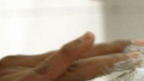 Los tratamientos faciales y blanqueadores frecuentemente se conocen como "limpieza" de color.