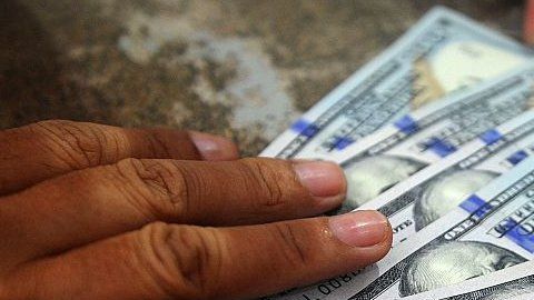 Dos divisas correlacionadas: si una sube, la otra cae.