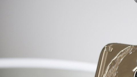 Los anuncios de Samsung mostraban que sus teléfonos seguían funcionando después de mojarse con agua.