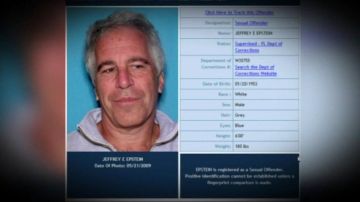 Jeffrey Epstein está acusado de tráfico sexual con niñas.