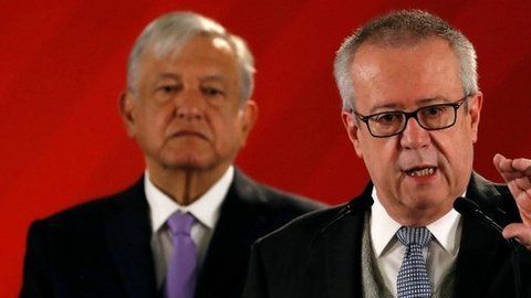 Urzúa es el segundo colaborador del presidente que renuncia.