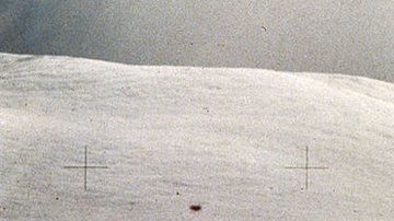 Algunos astronautas dicen que la Luna huele a "pólvora quemada".