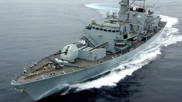El buque de la marina británico repelió el intento de intercepción.
