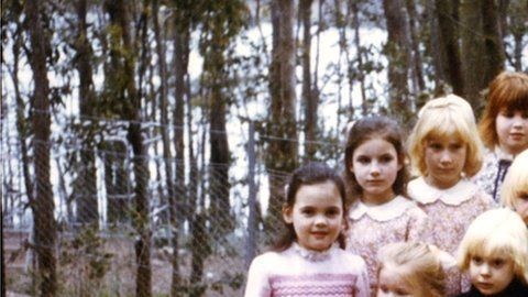 Entre 14 y 28 niños estuvieron cautivos de la secta.