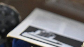 Se cree que el par de zapatillas Nike Waffle Racing Flat Moon Shoe que adquirió un empresario canadiense nunca fueron usadas.