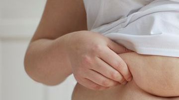 Mientras más grasa tienes en la cintura, más pequeño puede ser tu cerebro