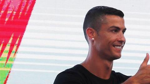 El portugués no olvida a sus amigos del Real Madrid.