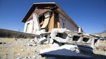 Una casa destruida por un terremoto en Trona cerca de Ridgecrest, California.