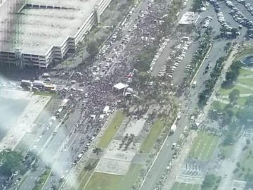 Vista desde un edificio de las manifestaciones en el Expreso Las Américas.
