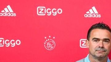 El mexicano fichó por el Ajax por las siguientes temporadas.