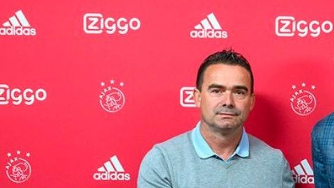 El mexicano fichó por el Ajax por las siguientes temporadas.