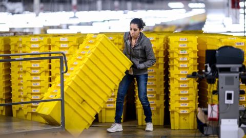 En todo el mundo hay trabajadores disgustados por las condiciones laborales del gigante minorista.