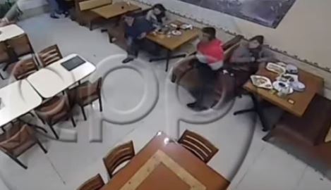 El joven no lo pensó dos veces y quiso salir huyendo.